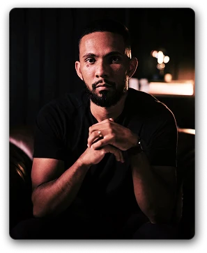 Bruno olhando para tela